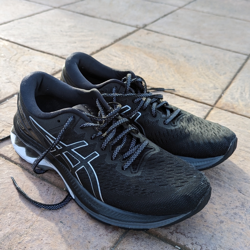 Asics gel kayano 27s Sz 9